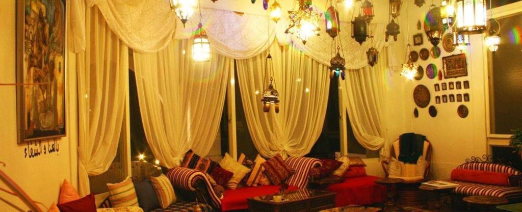 Arabian Art Hotel & Gallery Onjuku Extérieur photo