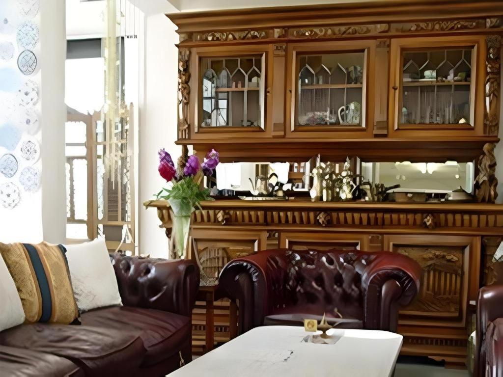 Arabian Art Hotel & Gallery Onjuku Extérieur photo