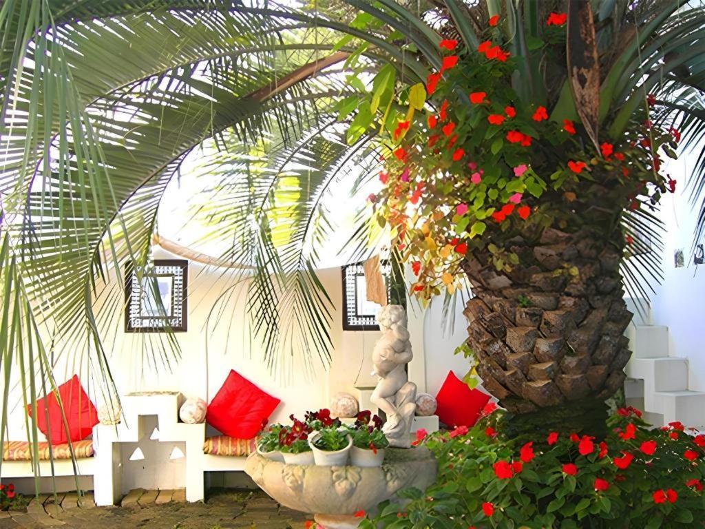Arabian Art Hotel & Gallery Onjuku Extérieur photo
