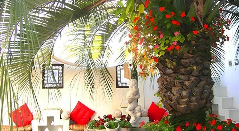 Arabian Art Hotel & Gallery Onjuku Extérieur photo
